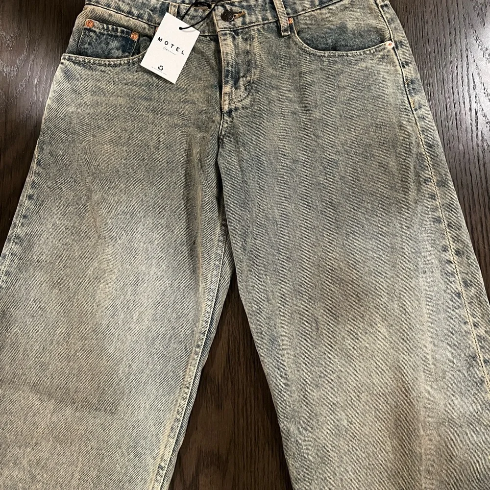 Low Rise Parallel Jeans In Sandy Blue Acid - Picture 7 of 9